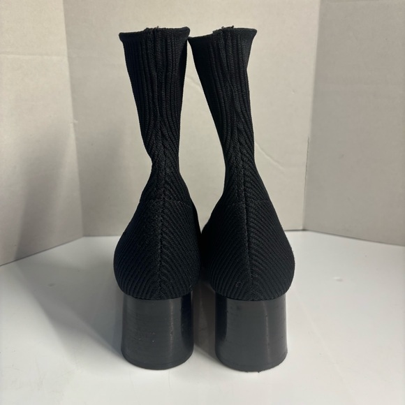 Vince. Black Sweater Sock Booties Sz 8 - Picture 4 of 8